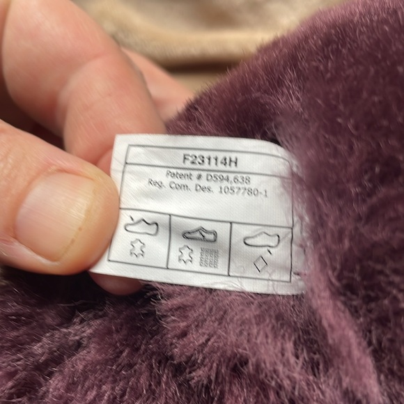 UGG Classic Short Boot Plum Purple Color size 10 excellent condition - Picture 7 of 7